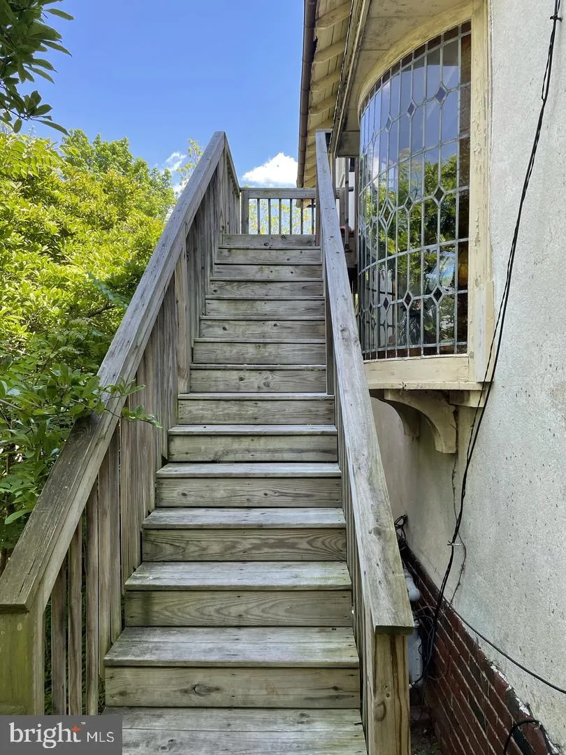 8 MONTGOMERY AVENUE #2F Glenside, PA 19038