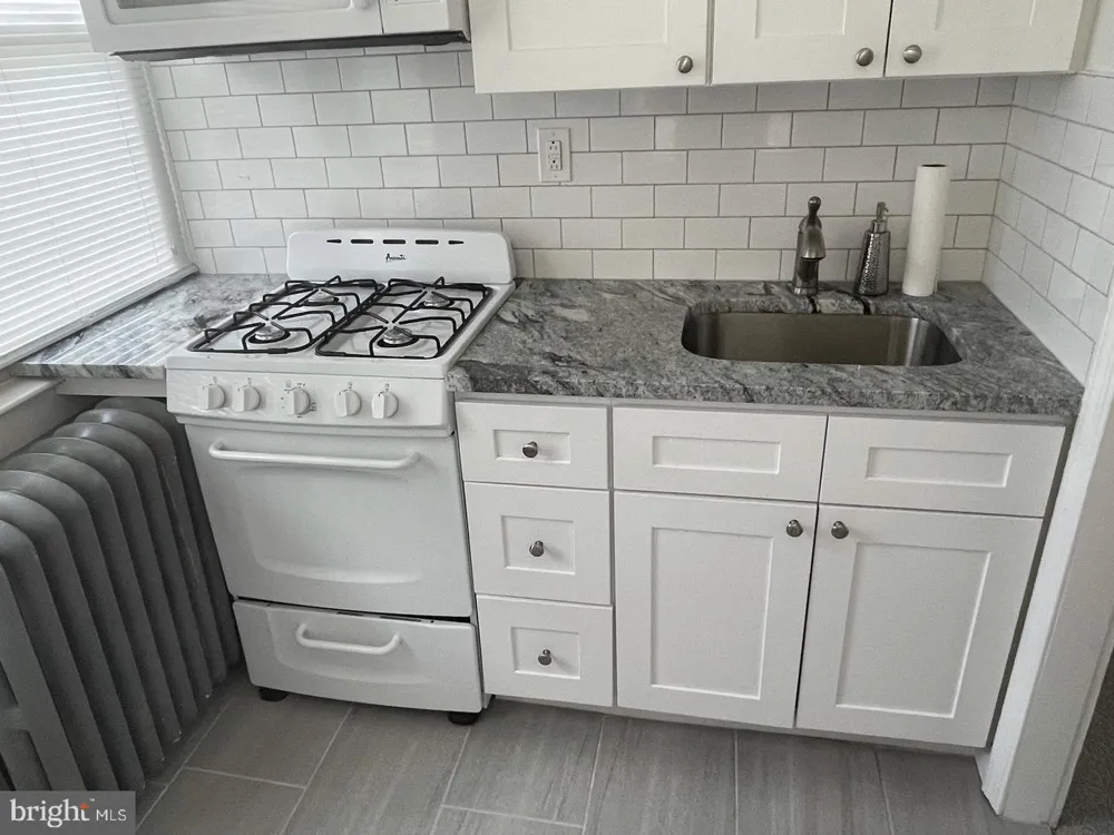 8 MONTGOMERY AVENUE #2F Glenside, PA 19038