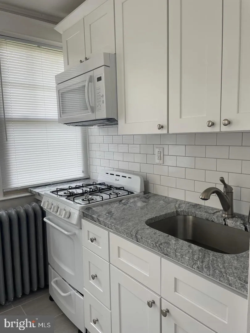 8 MONTGOMERY AVENUE #2F Glenside, PA 19038