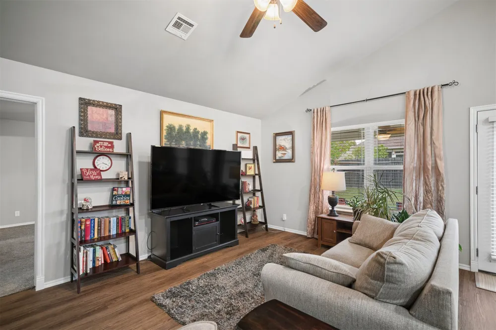 203 W 45th Place Sand Springs, OK 74063