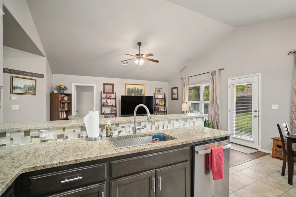 203 W 45th Place Sand Springs, OK 74063