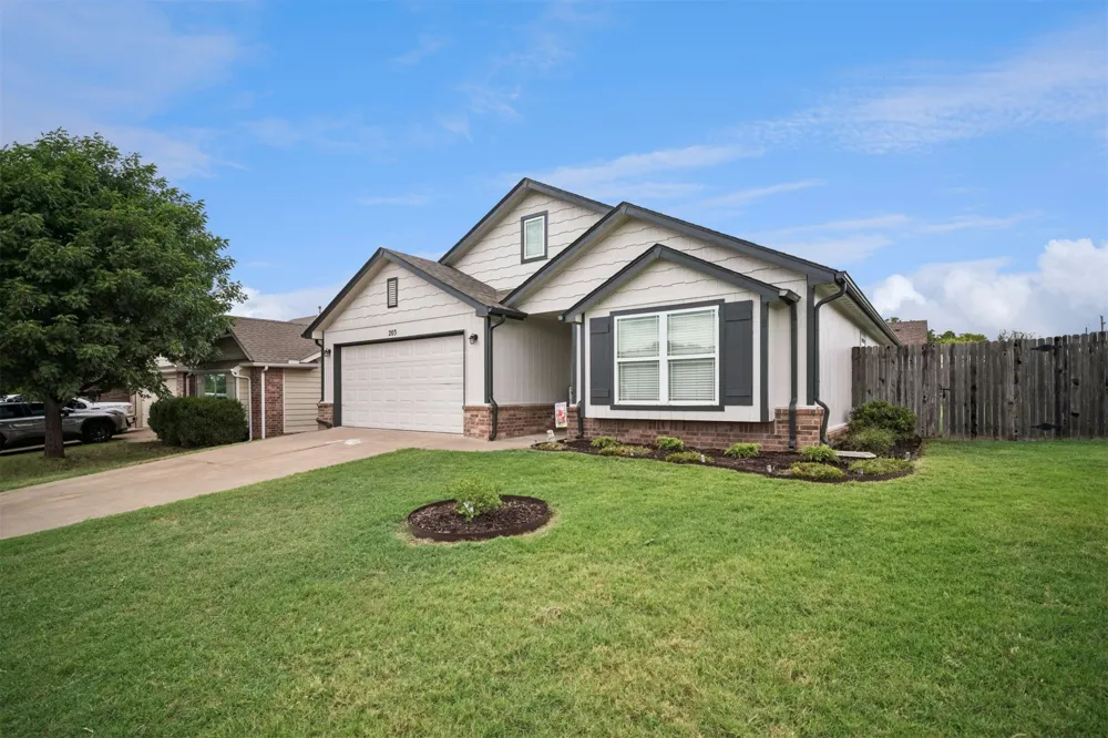 203 W 45th Place Sand Springs, OK 74063