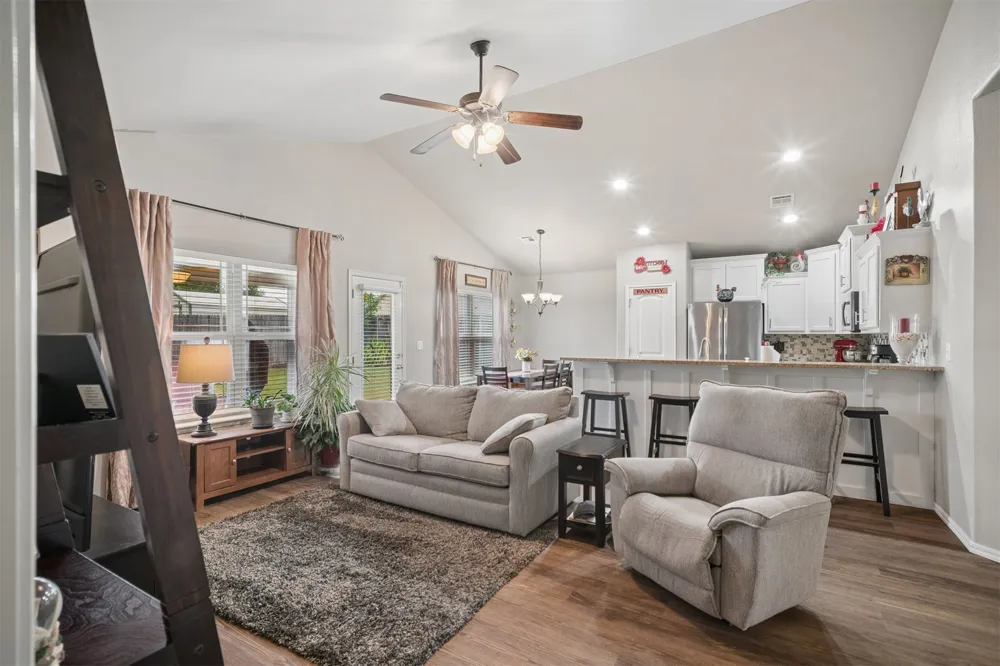 203 W 45th Place Sand Springs, OK 74063