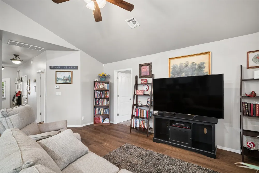 203 W 45th Place Sand Springs, OK 74063