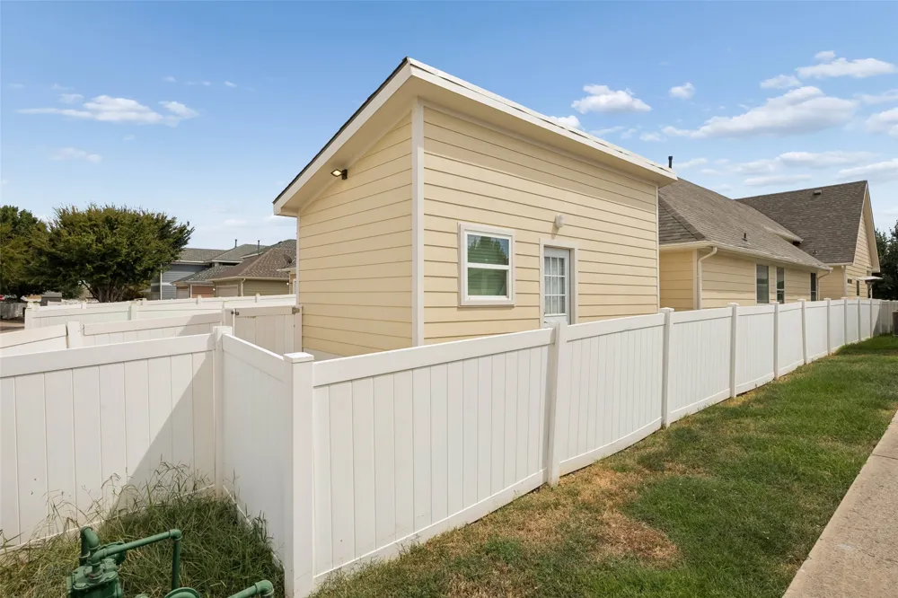 1117 King George Lane Savannah, TX 76227