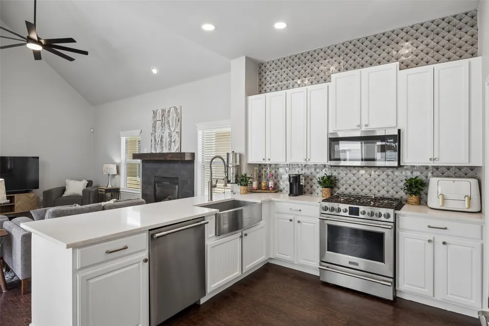 1117 King George Lane Savannah, TX 76227