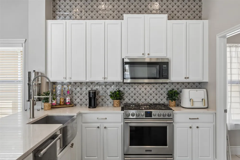 1117 King George Lane Savannah, TX 76227