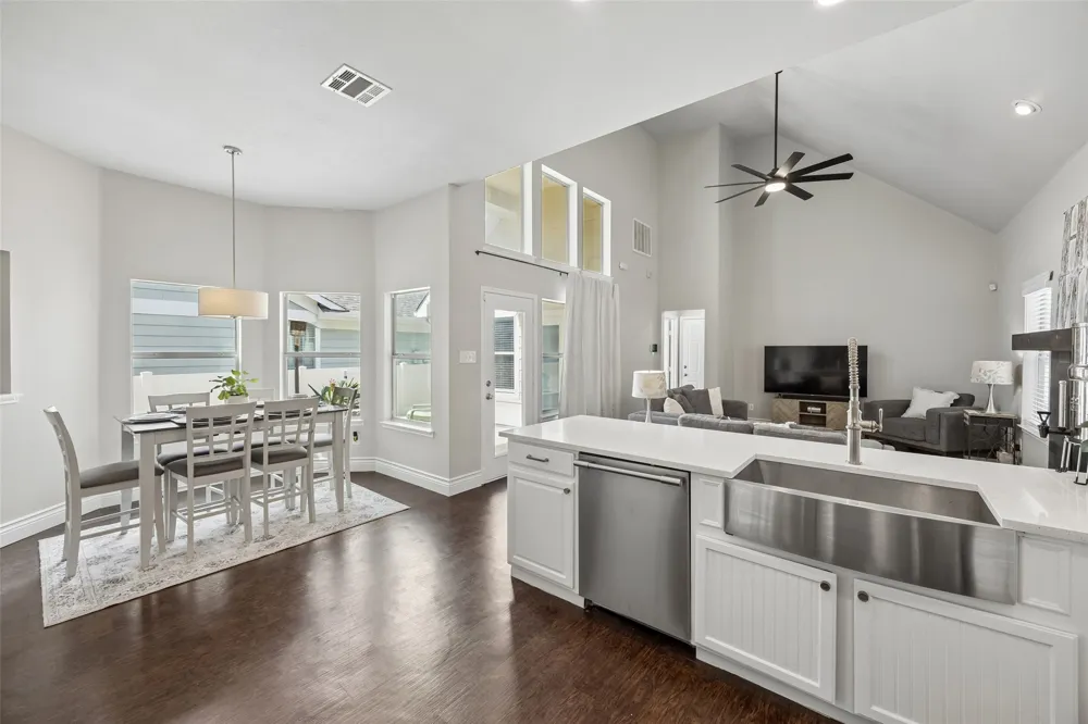 1117 King George Lane Savannah, TX 76227