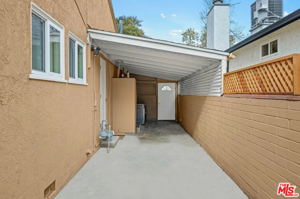 1444 Ontario Street Burbank, CA 91505