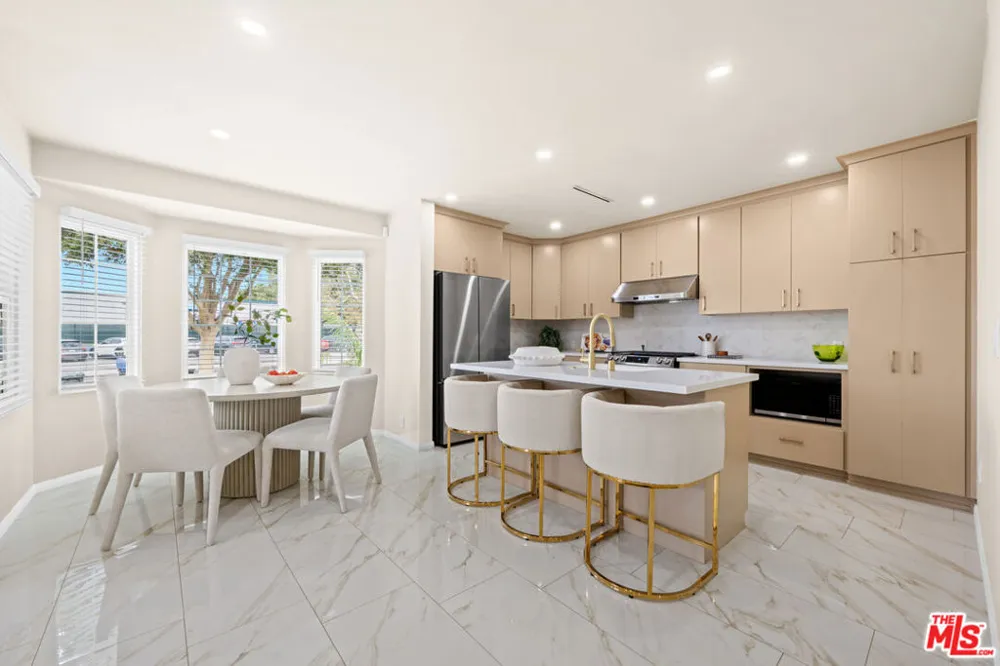 1444 Ontario Street Burbank, CA 91505