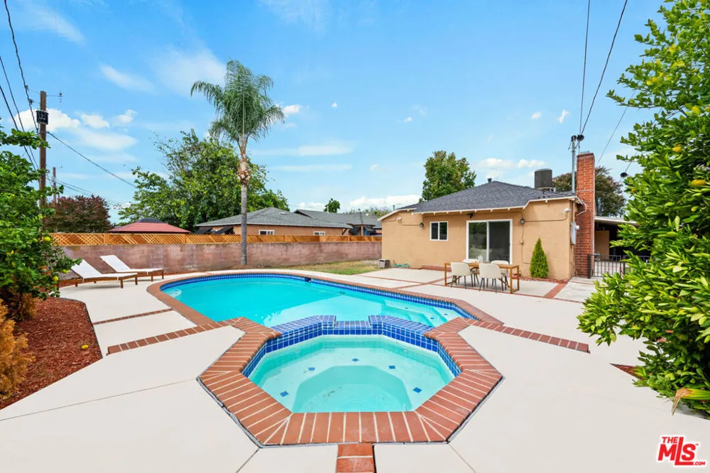 1444 Ontario Street Burbank, CA 91505