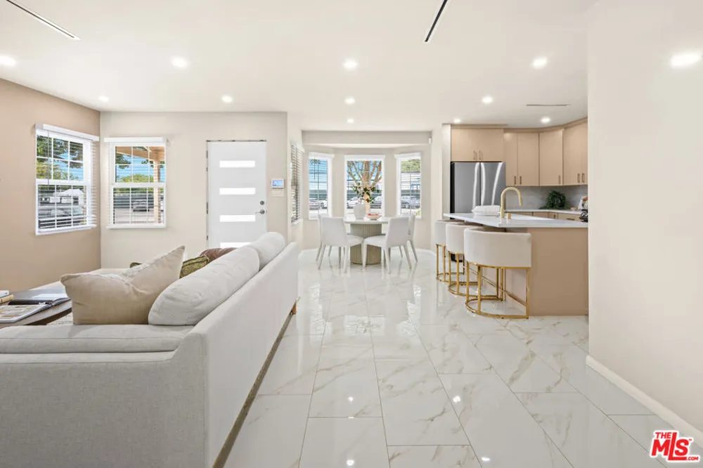 1444 Ontario Street Burbank, CA 91505