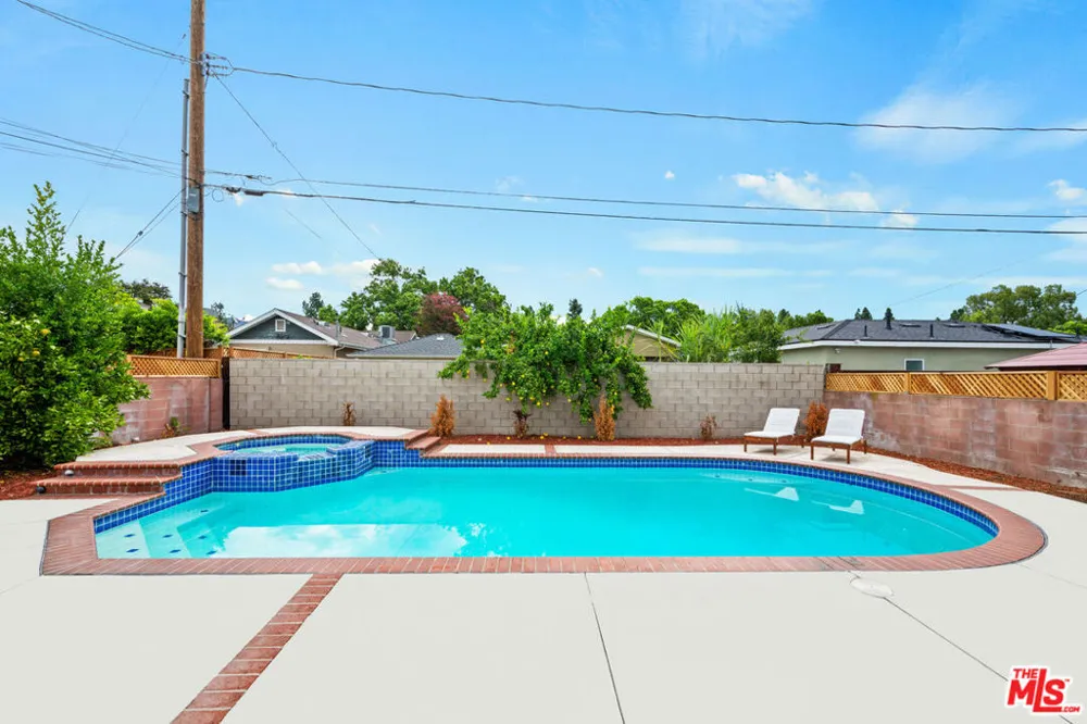 1444 Ontario Street Burbank, CA 91505