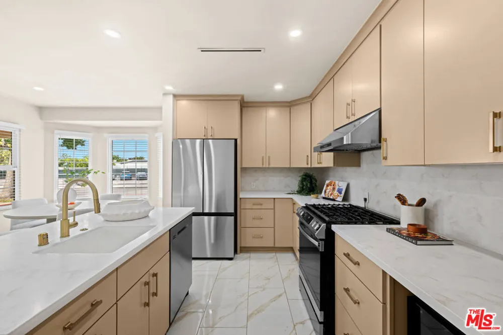 1444 Ontario Street Burbank, CA 91505