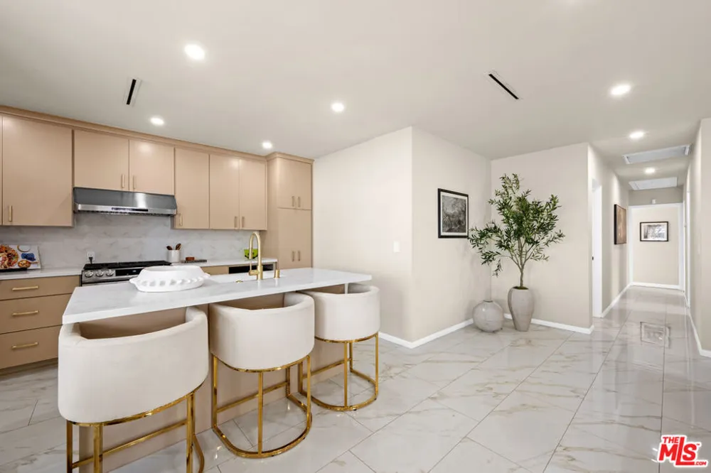 1444 Ontario Street Burbank, CA 91505