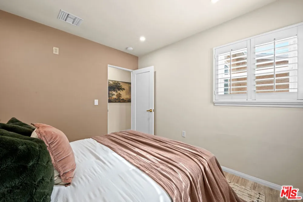 1444 Ontario Street Burbank, CA 91505