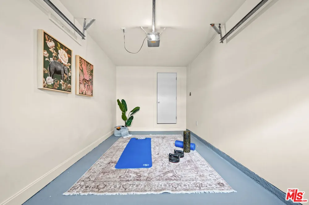 1444 Ontario Street Burbank, CA 91505
