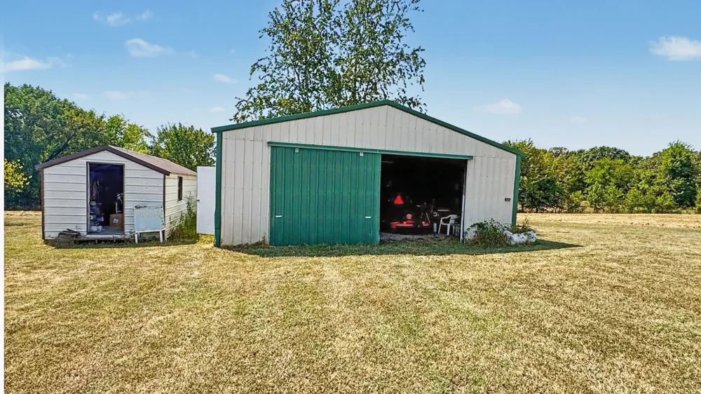473296 E 825 ROAD Stilwell, OK 74960