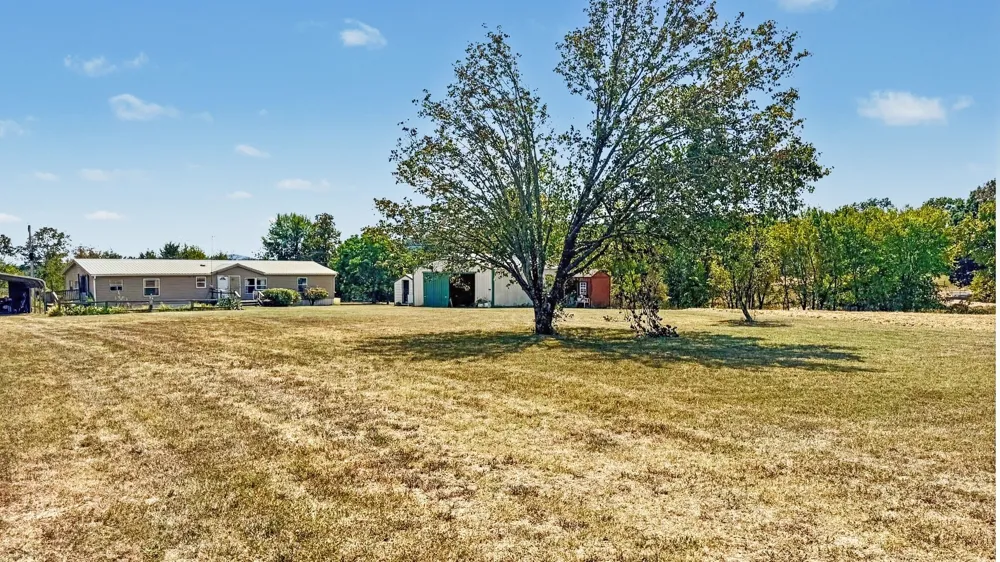 473296 E 825 ROAD Stilwell, OK 74960