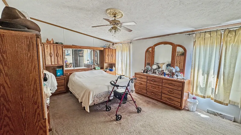 473296 E 825 ROAD Stilwell, OK 74960