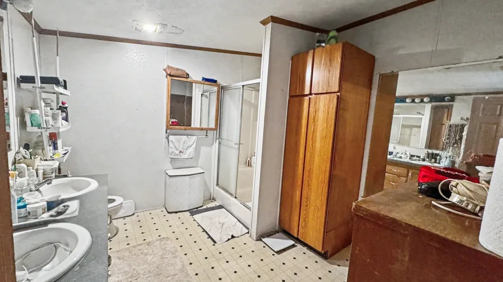 473296 E 825 ROAD Stilwell, OK 74960