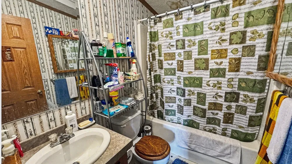 473296 E 825 ROAD Stilwell, OK 74960