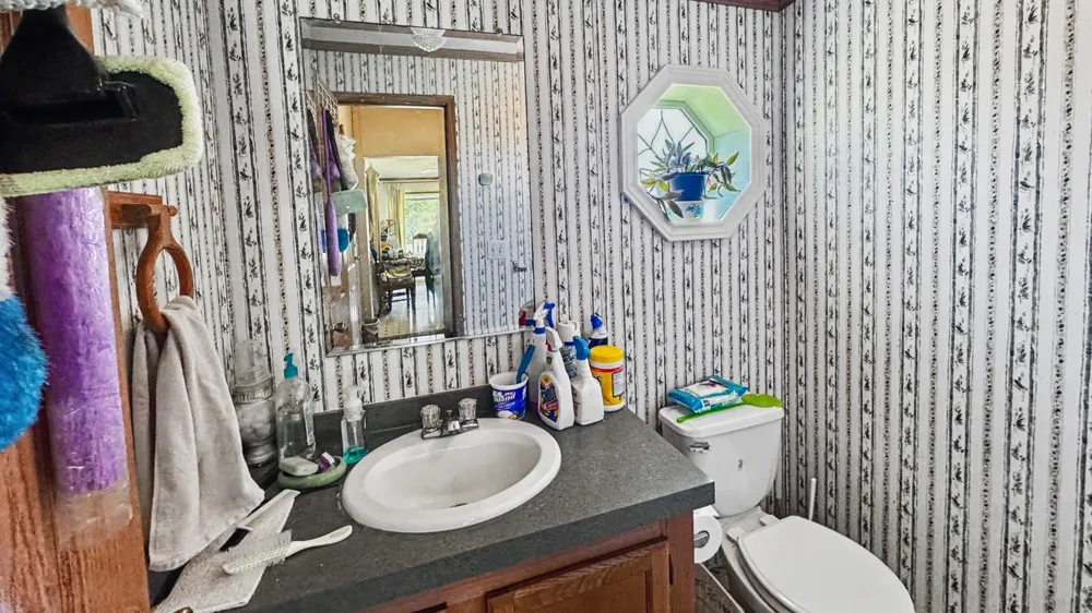 473296 E 825 ROAD Stilwell, OK 74960
