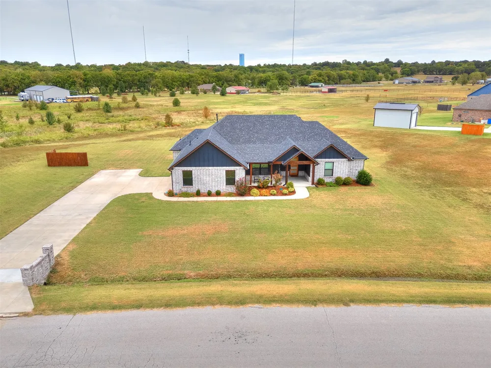 10382 S 293rd EastAvenue Coweta, OK 74429