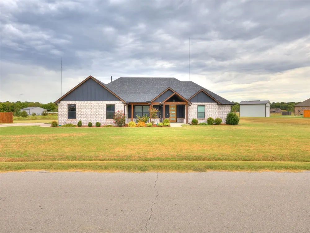 10382 S 293rd EastAvenue Coweta, OK 74429