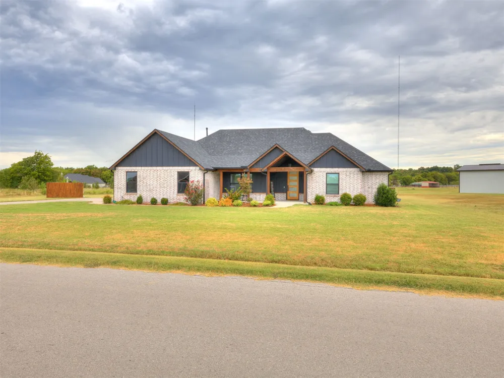 10382 S 293rd EastAvenue Coweta, OK 74429