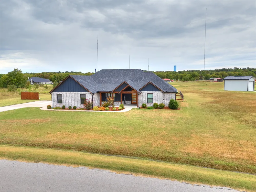 10382 S 293rd EastAvenue Coweta, OK 74429