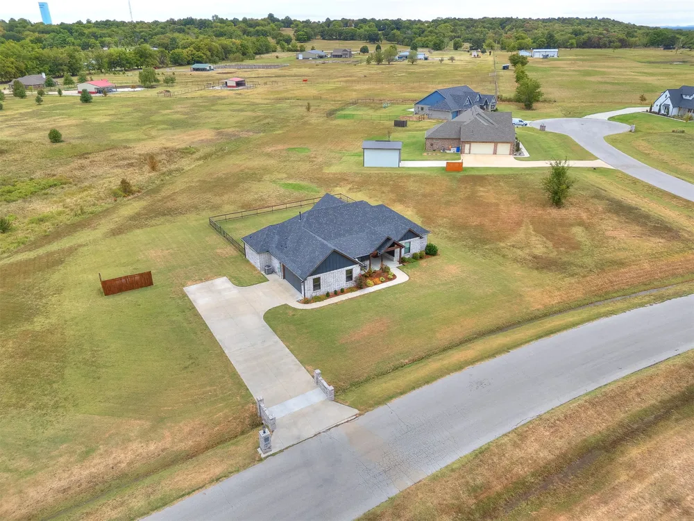 10382 S 293rd EastAvenue Coweta, OK 74429