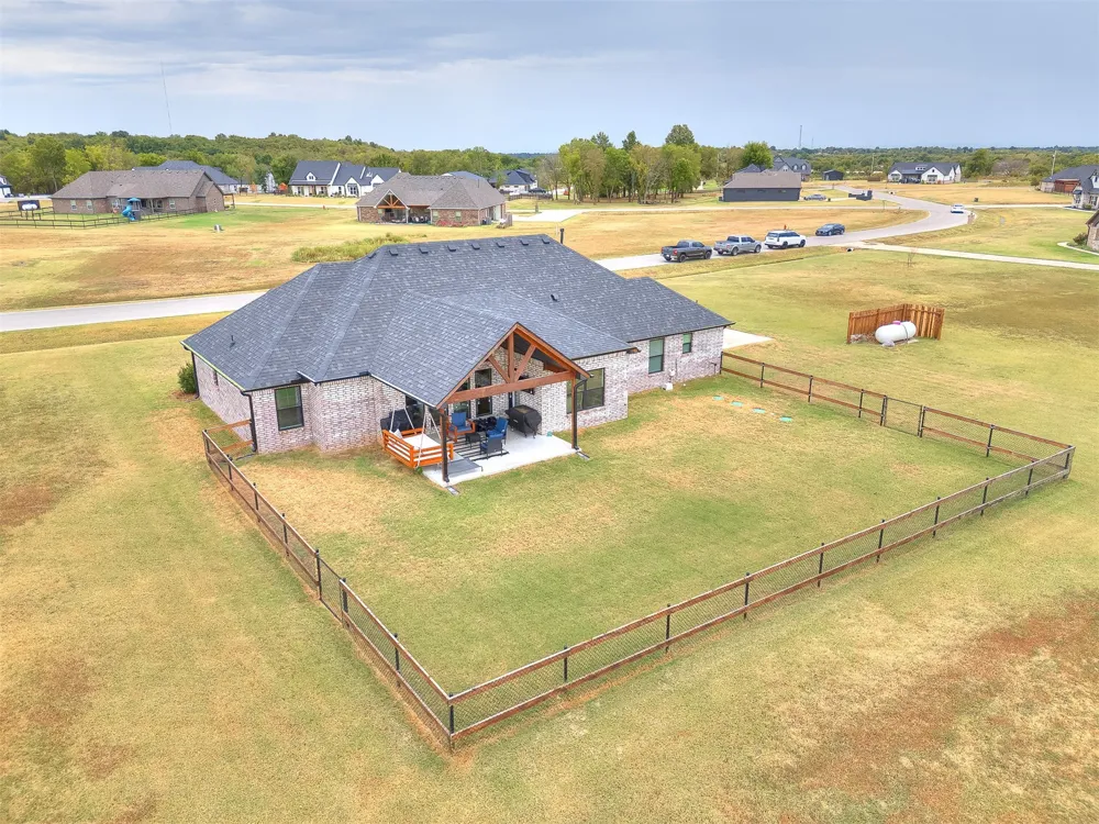 10382 S 293rd EastAvenue Coweta, OK 74429