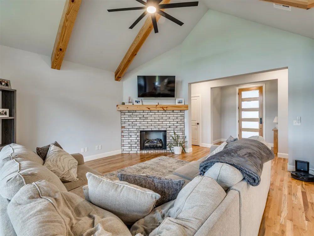 10382 S 293rd EastAvenue Coweta, OK 74429