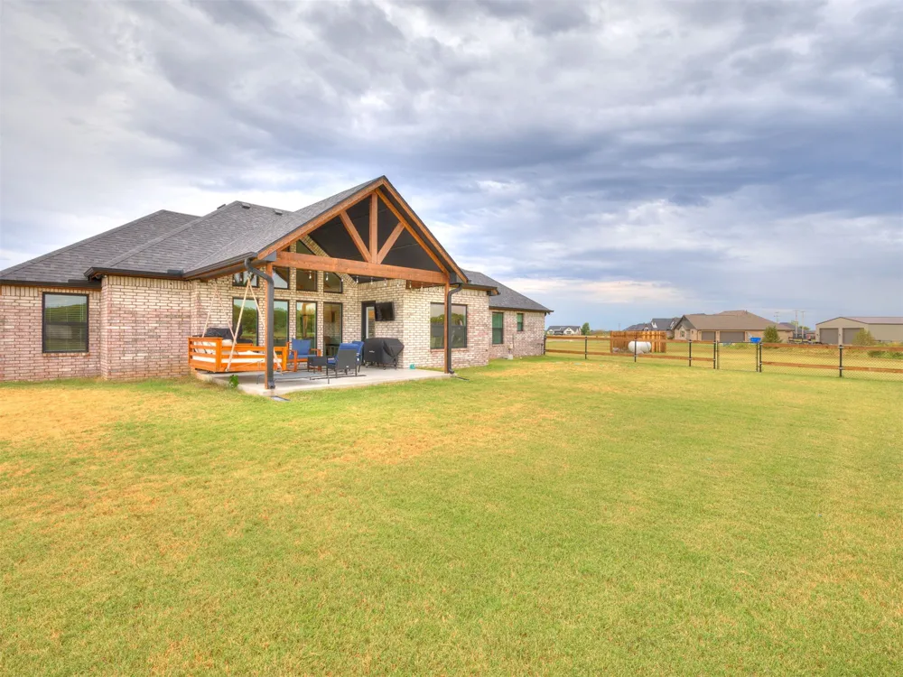 10382 S 293rd EastAvenue Coweta, OK 74429