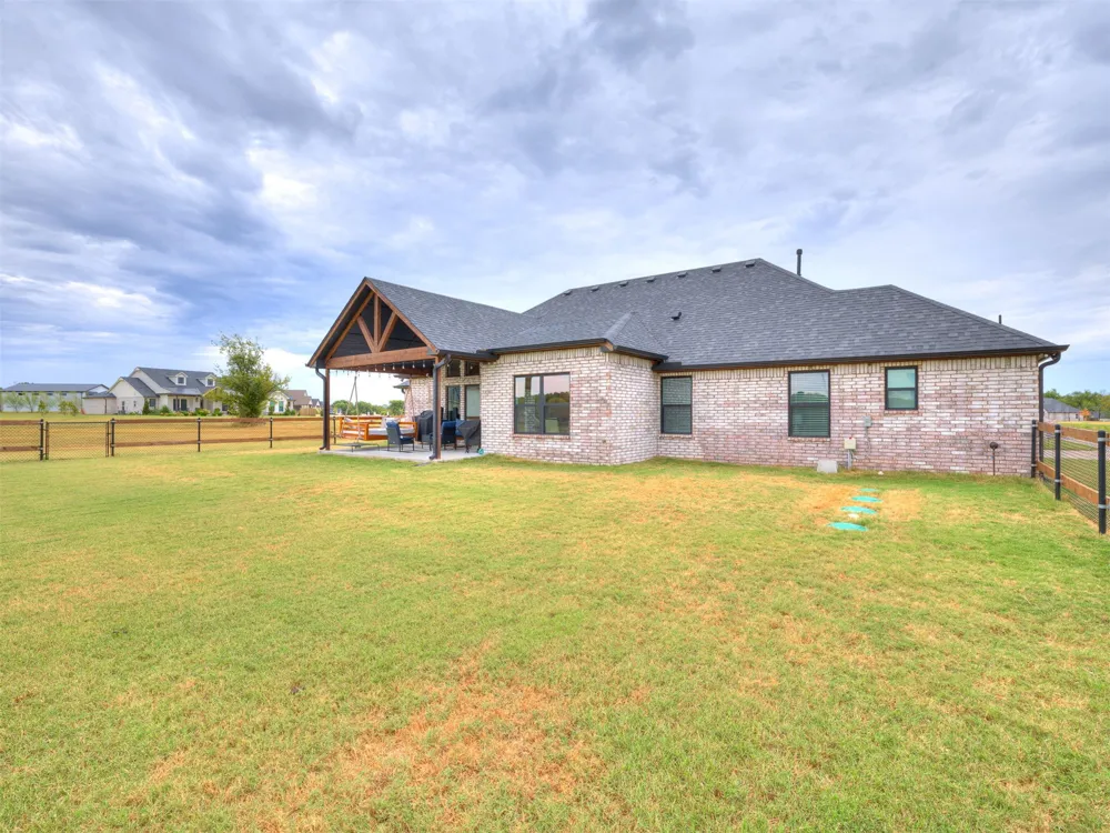 10382 S 293rd EastAvenue Coweta, OK 74429