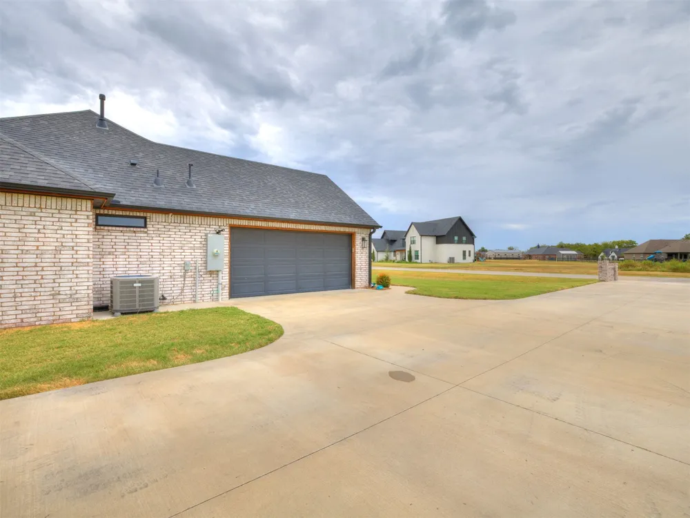 10382 S 293rd EastAvenue Coweta, OK 74429