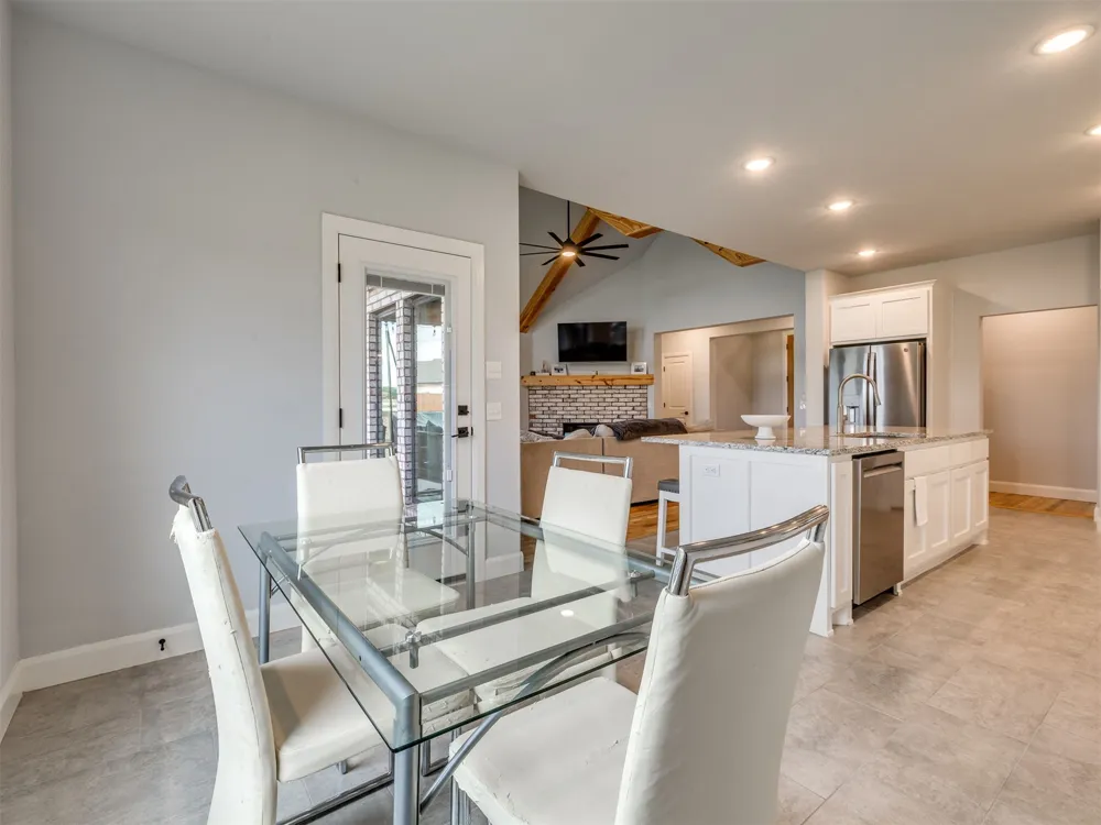 10382 S 293rd EastAvenue Coweta, OK 74429