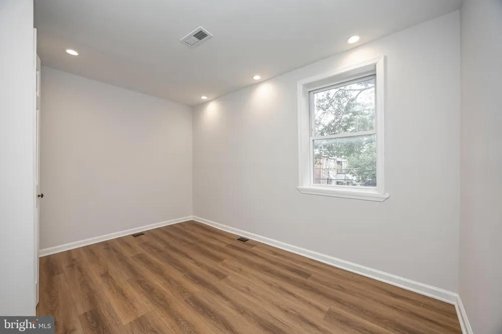 2033 BENTALOU STREET Baltimore, MD 21216