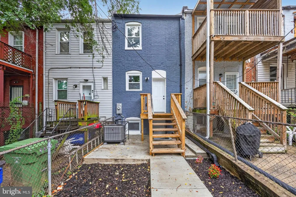 2033 BENTALOU STREET Baltimore, MD 21216
