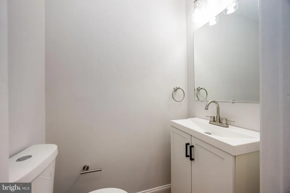 2033 BENTALOU STREET Baltimore, MD 21216