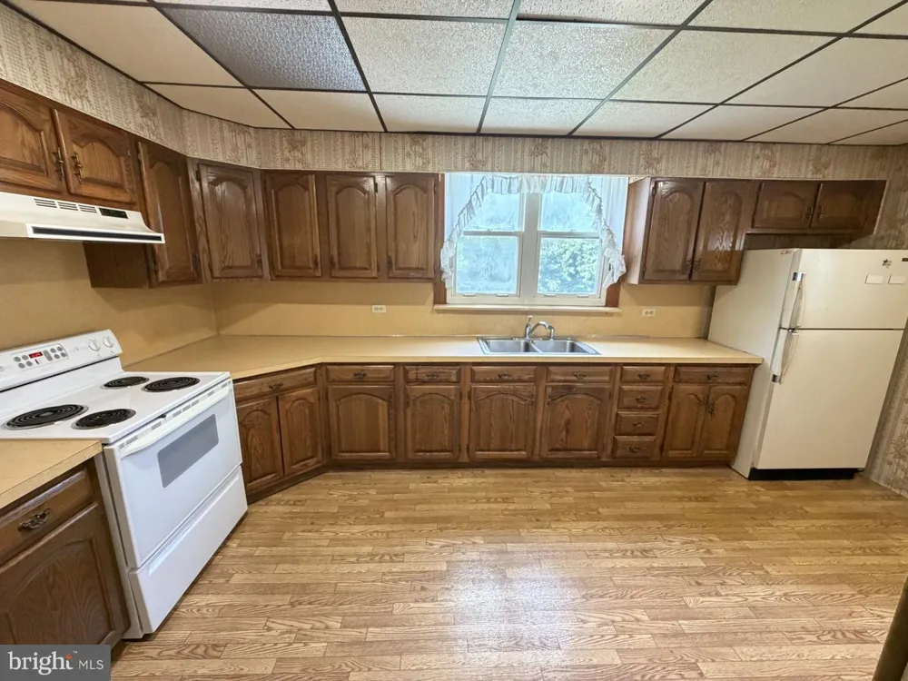 46 E MILL STREET Nesquehoning, PA 18240