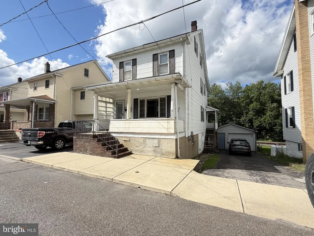 46 E MILL STREET Nesquehoning, PA 18240