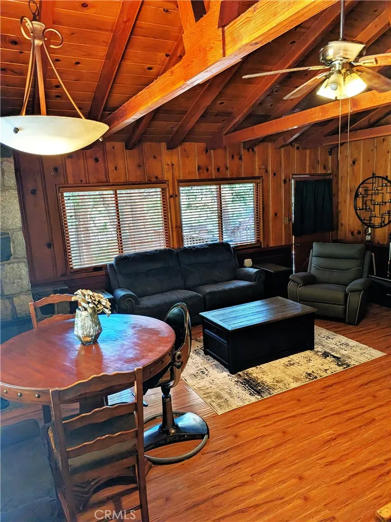 459 Delle Crestline, CA 92325