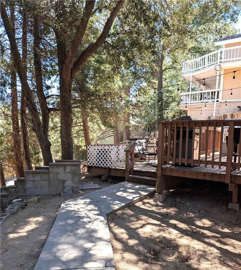 459 Delle Crestline, CA 92325