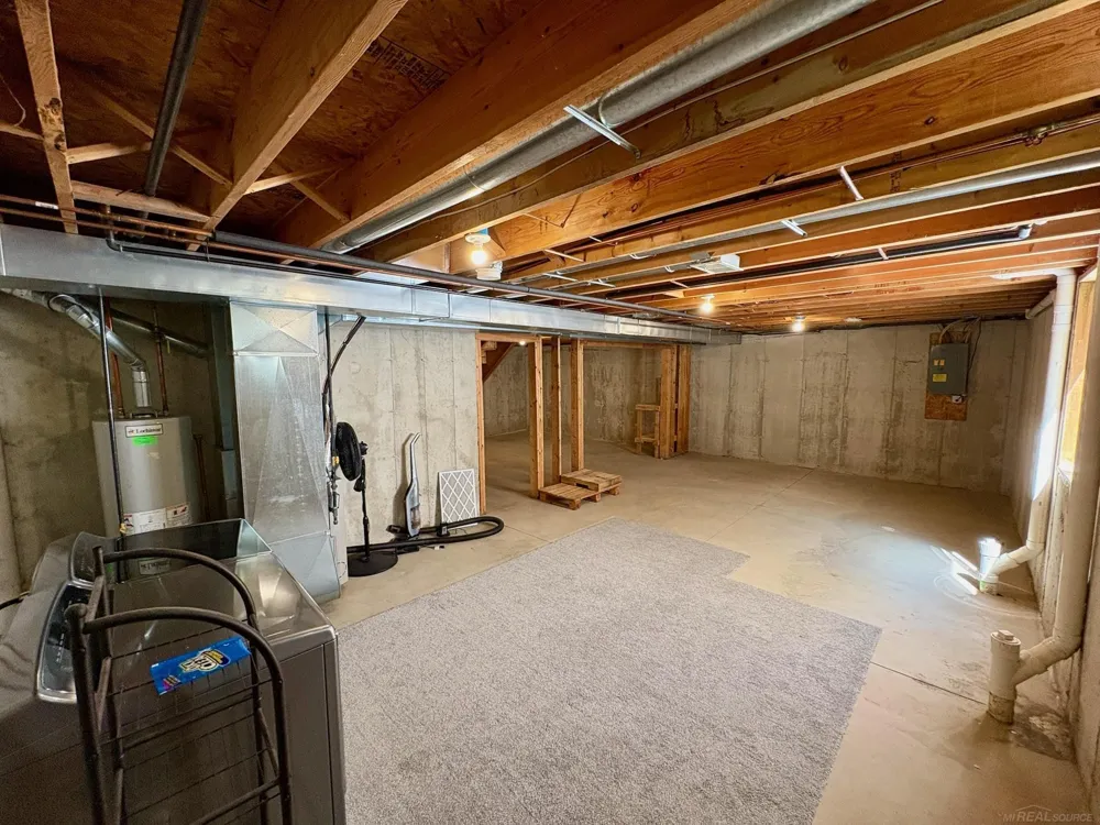 3946 electric Avenue Port Huron City, MI 48060
