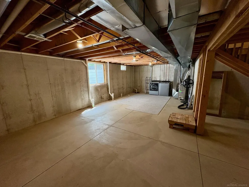 3946 electric Avenue Port Huron City, MI 48060