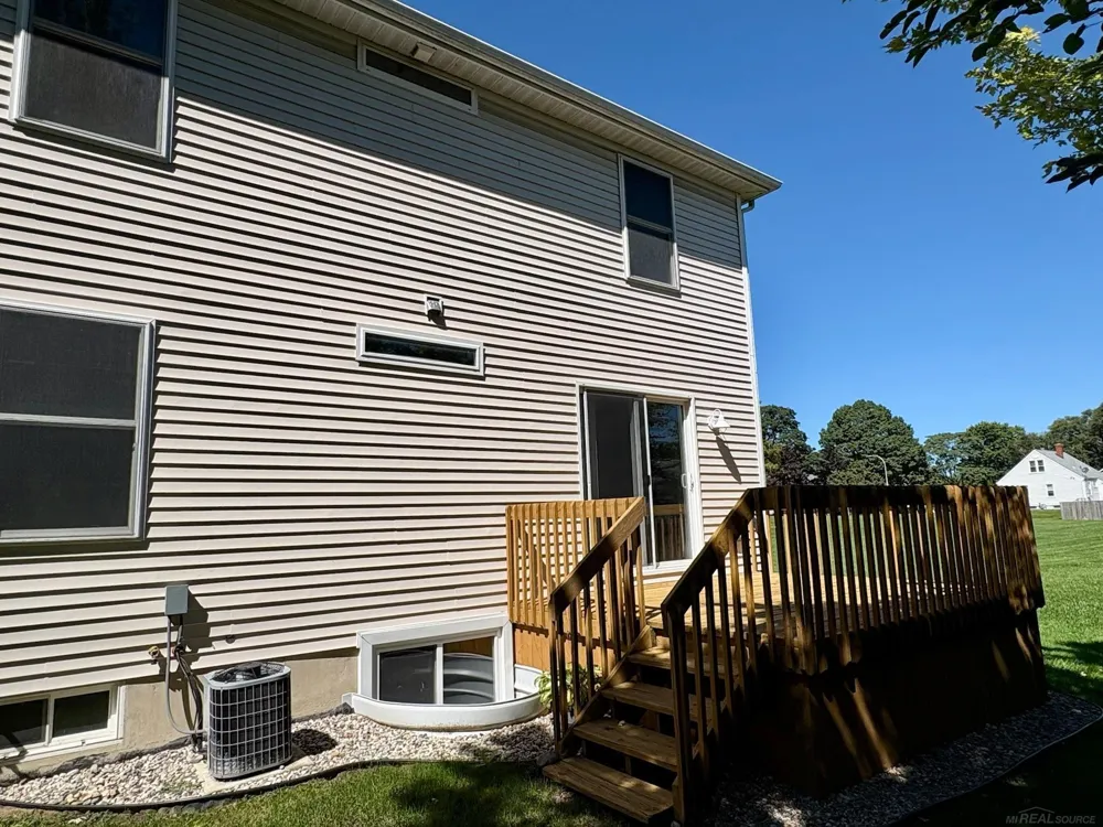 3946 electric Avenue Port Huron City, MI 48060