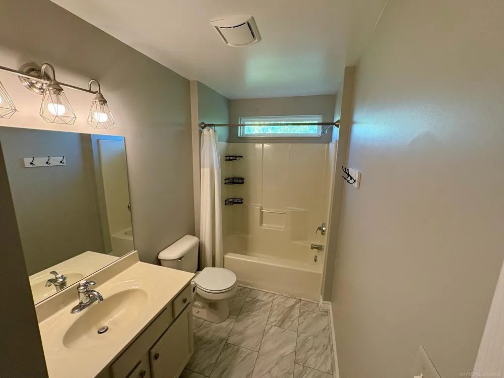 3946 electric Avenue Port Huron City, MI 48060