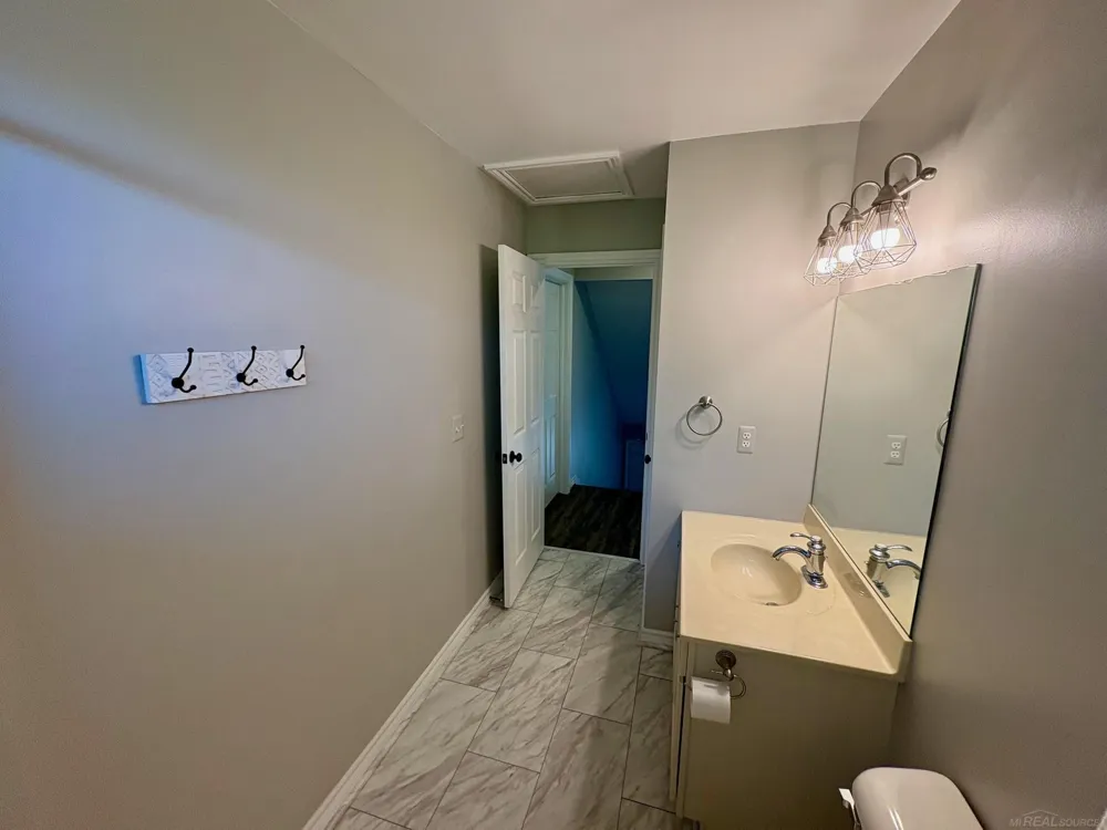 3946 electric Avenue Port Huron City, MI 48060